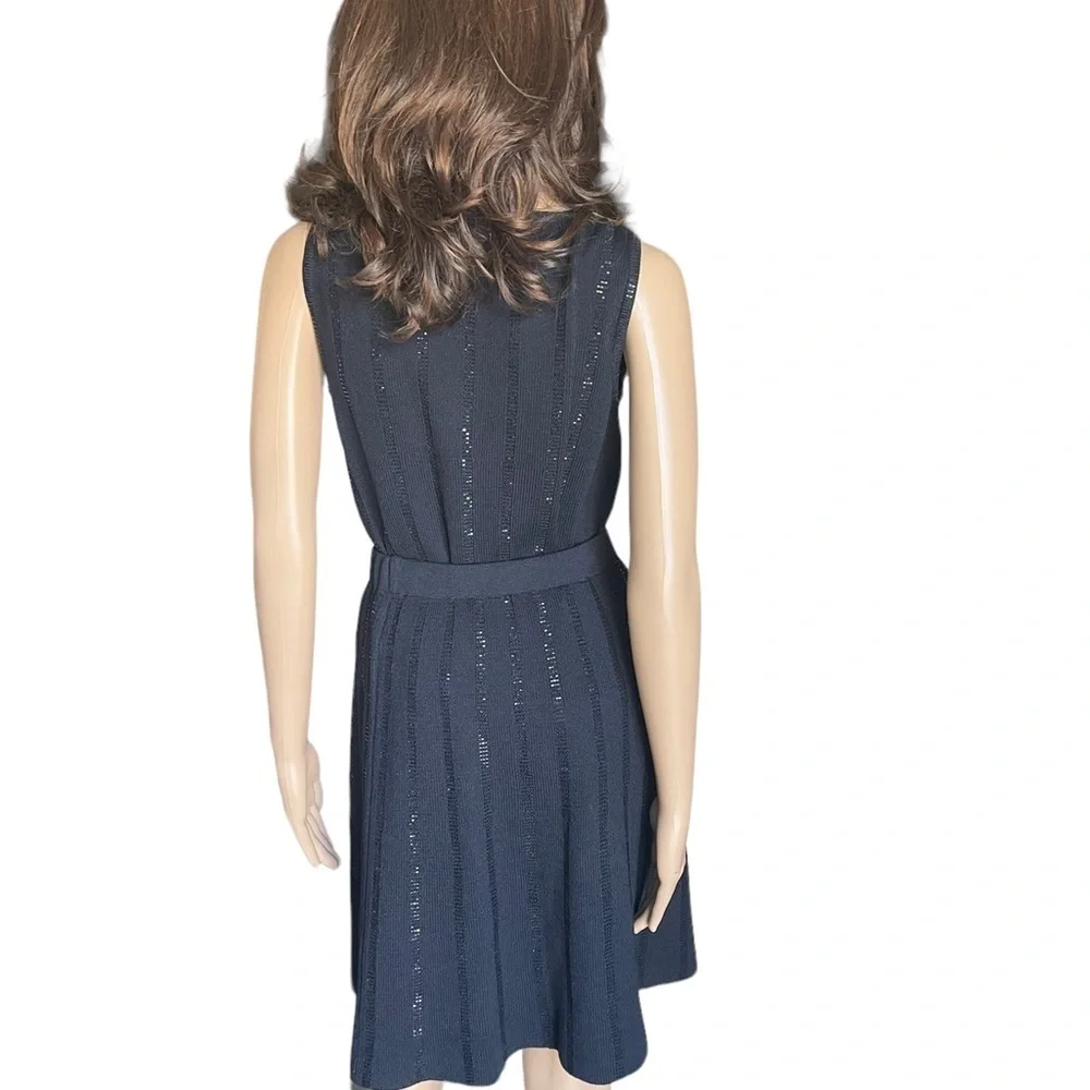 St. John evening embellished skirt and sleeveless top size 4/P‎
